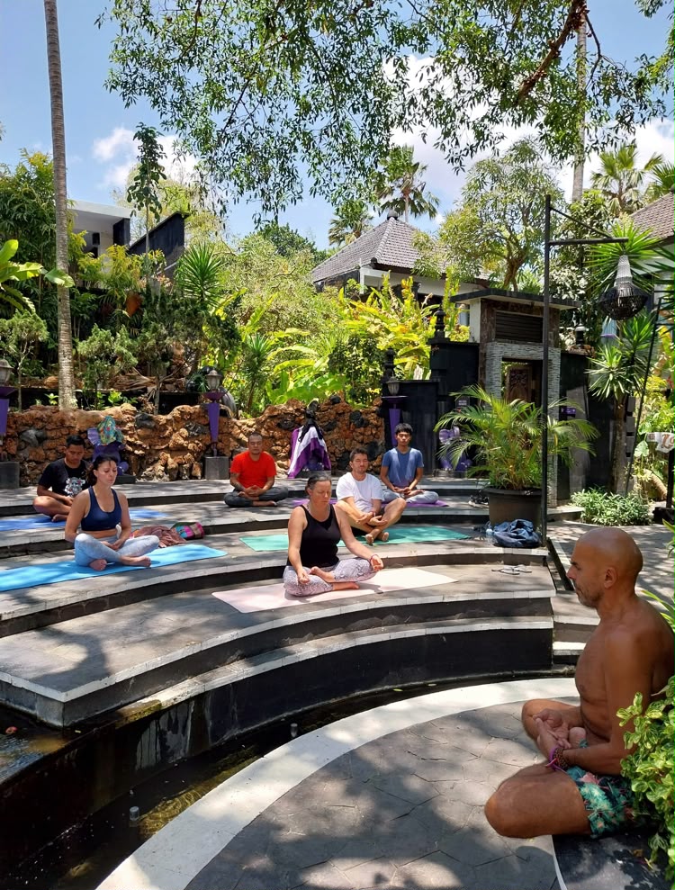 Méditation au temple, Bali